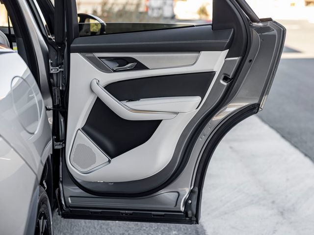 Certified 2025 Jaguar F-PACE R-Dynamic S AWD/4WD image 30