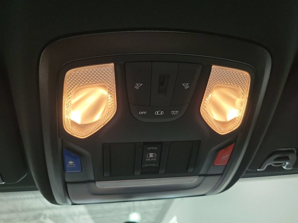 Used 2024 RAM 2500 Tradesman w/ Chrome Appearance Group AWD/4WD image 45