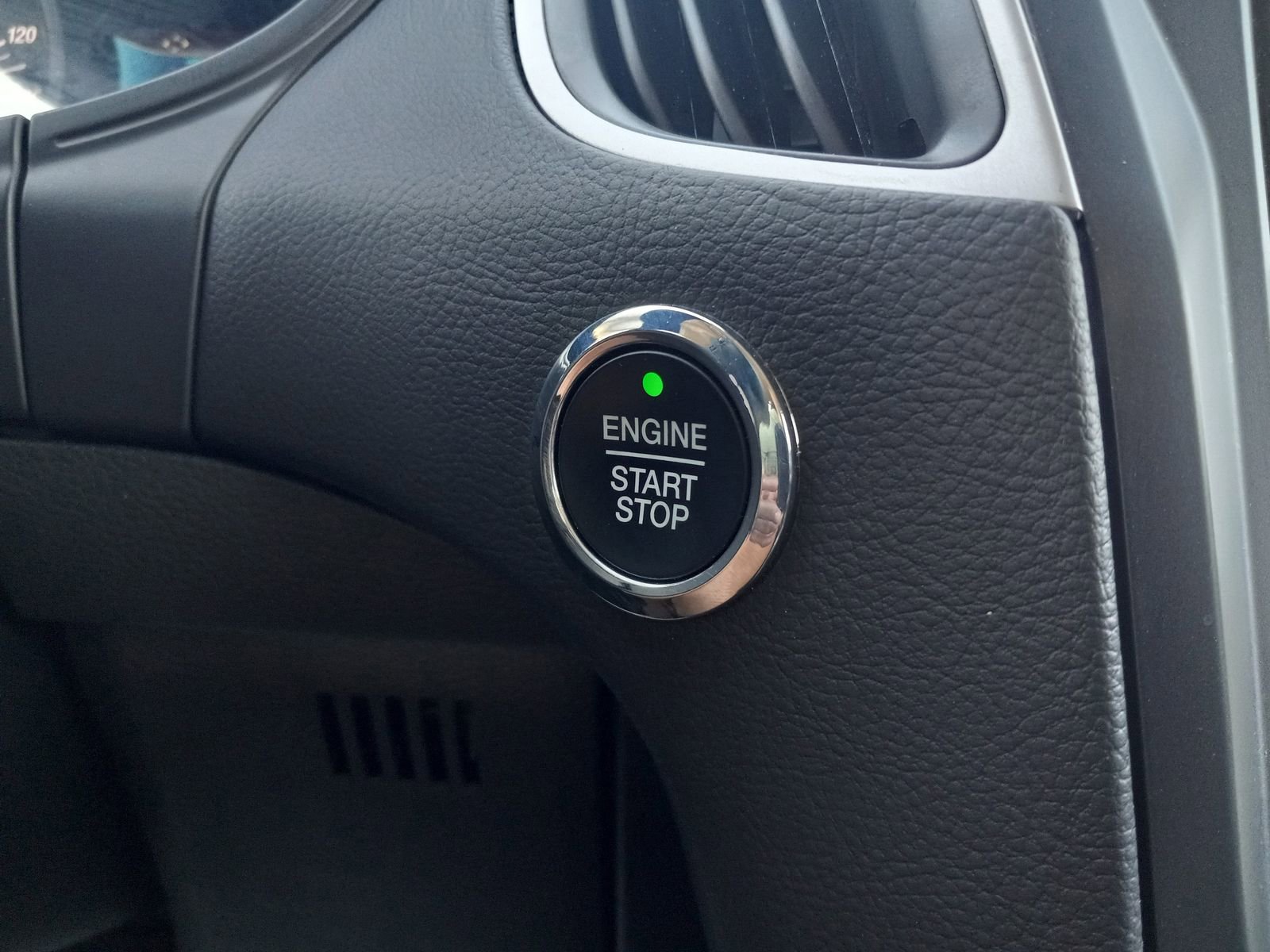 Used 2024 Ford Edge SEL image 22