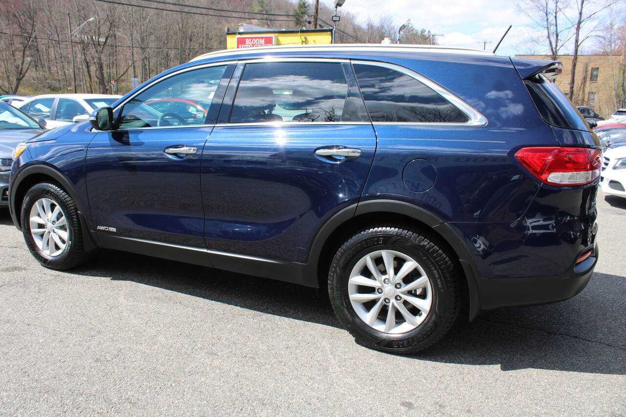 Used 2018 Kia Sorento LX image 11
