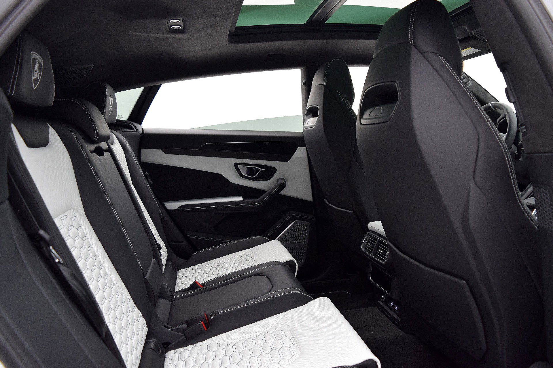 Used 2021 Lamborghini Urus image 32