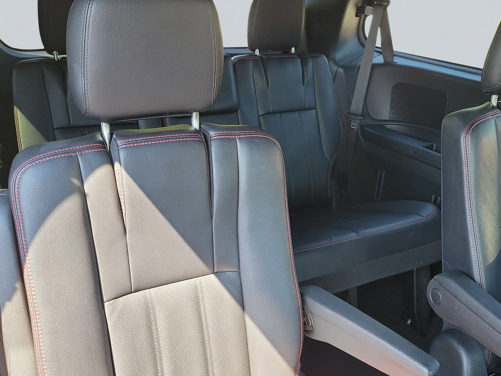 Used 2019 Dodge Grand Caravan GT FWD image 34