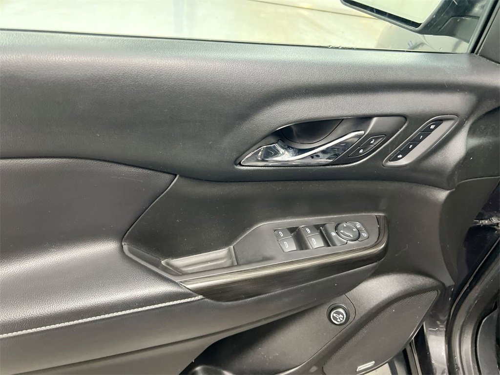 Used 2018 GMC Acadia SLT image 22