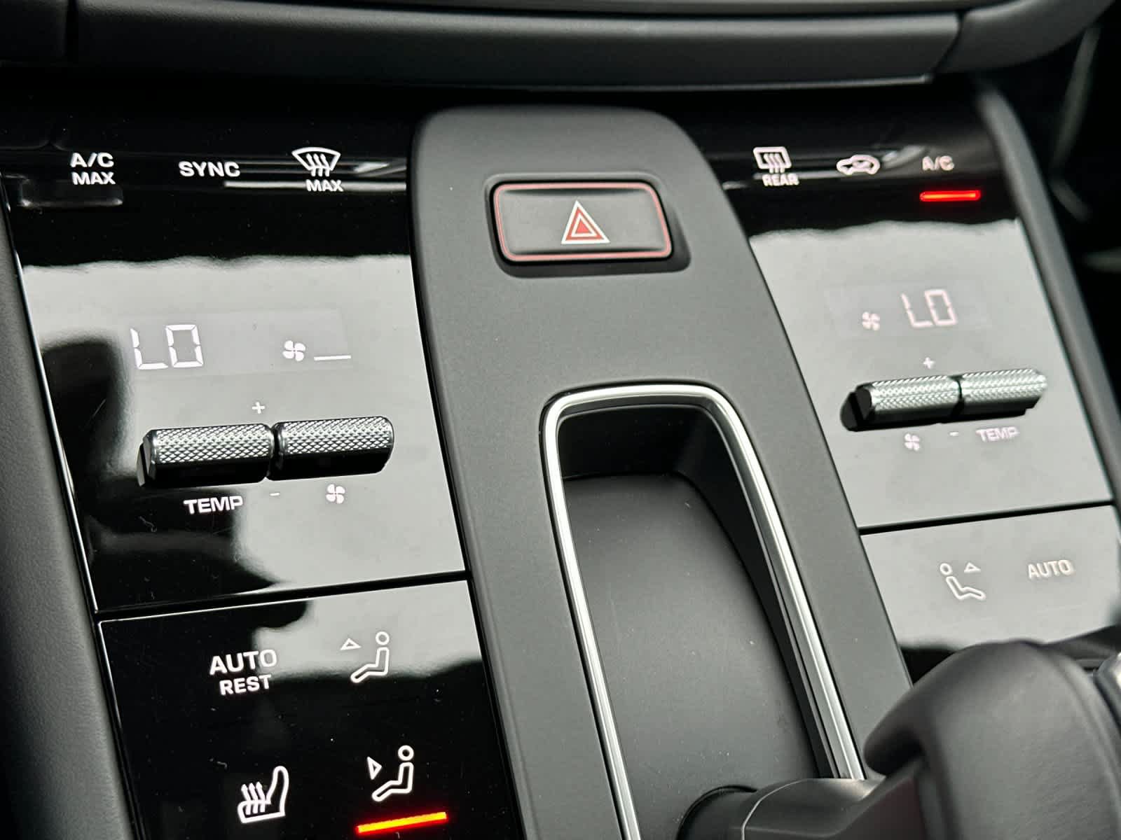 Certified 2025 Porsche Macan GTS AWD/4WD image 22