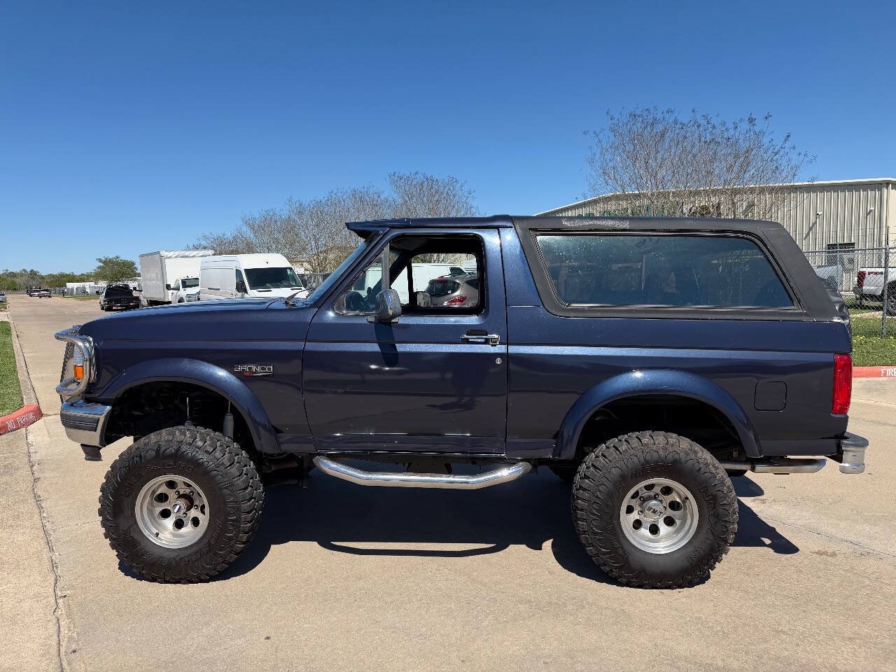 Used 1995 Ford Bronco XLT AWD/4WD image 5