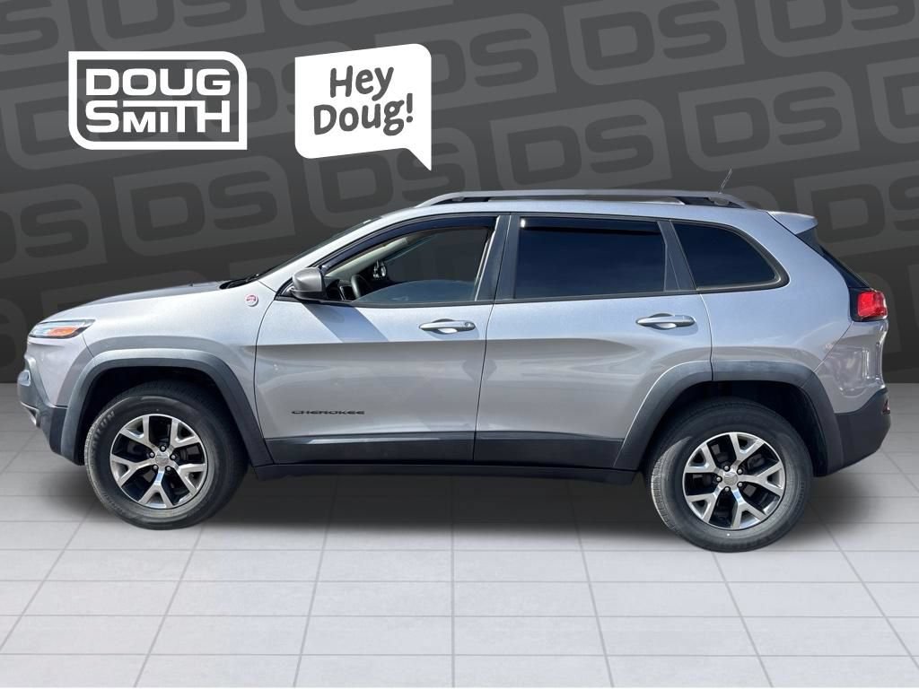 Used 2015 Jeep Cherokee Trailhawk w/ Trailer Tow Group AWD/4WD image 2