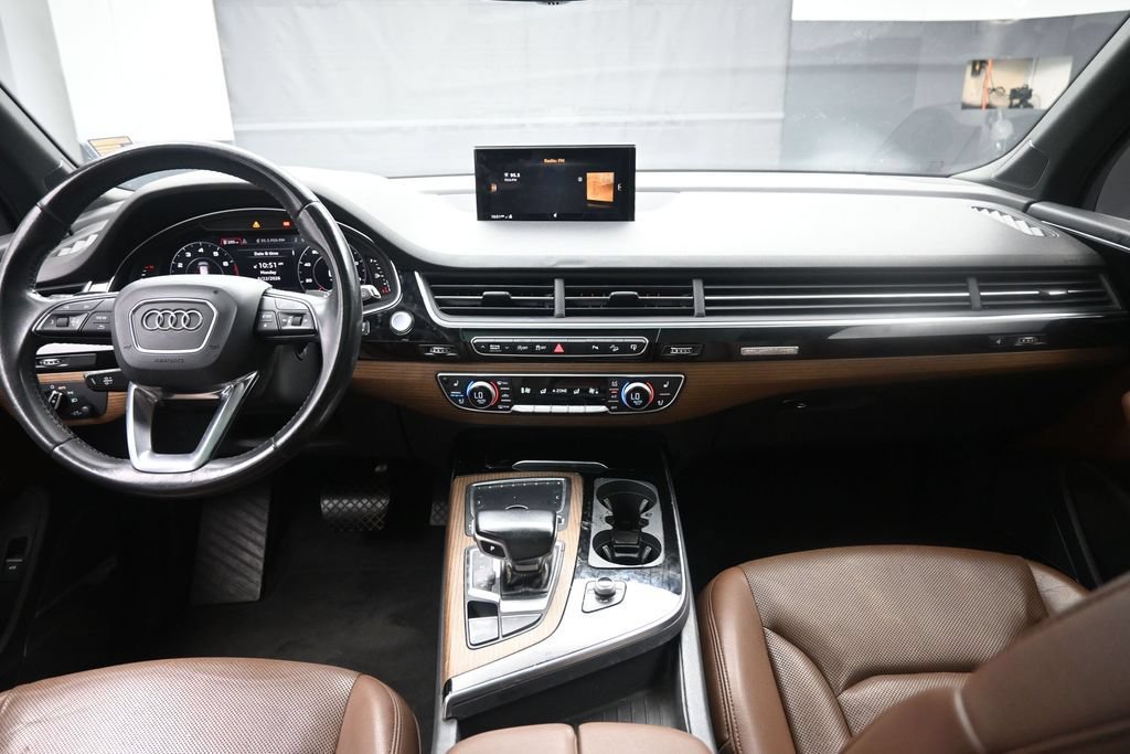 Used 2017 Audi Q7 3.0T Premium Plus w/ Premium Plus Package AWD/4WD image 9