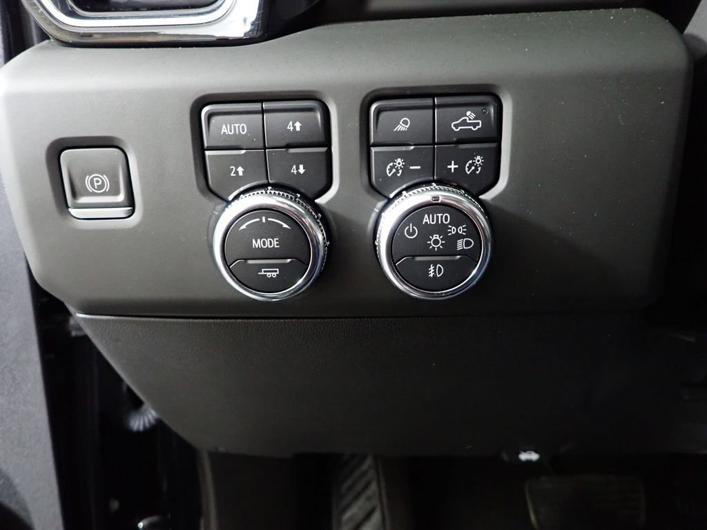 Used 2024 GMC Sierra 3500 Denali w/ Denali Reserve Package AWD/4WD image 29