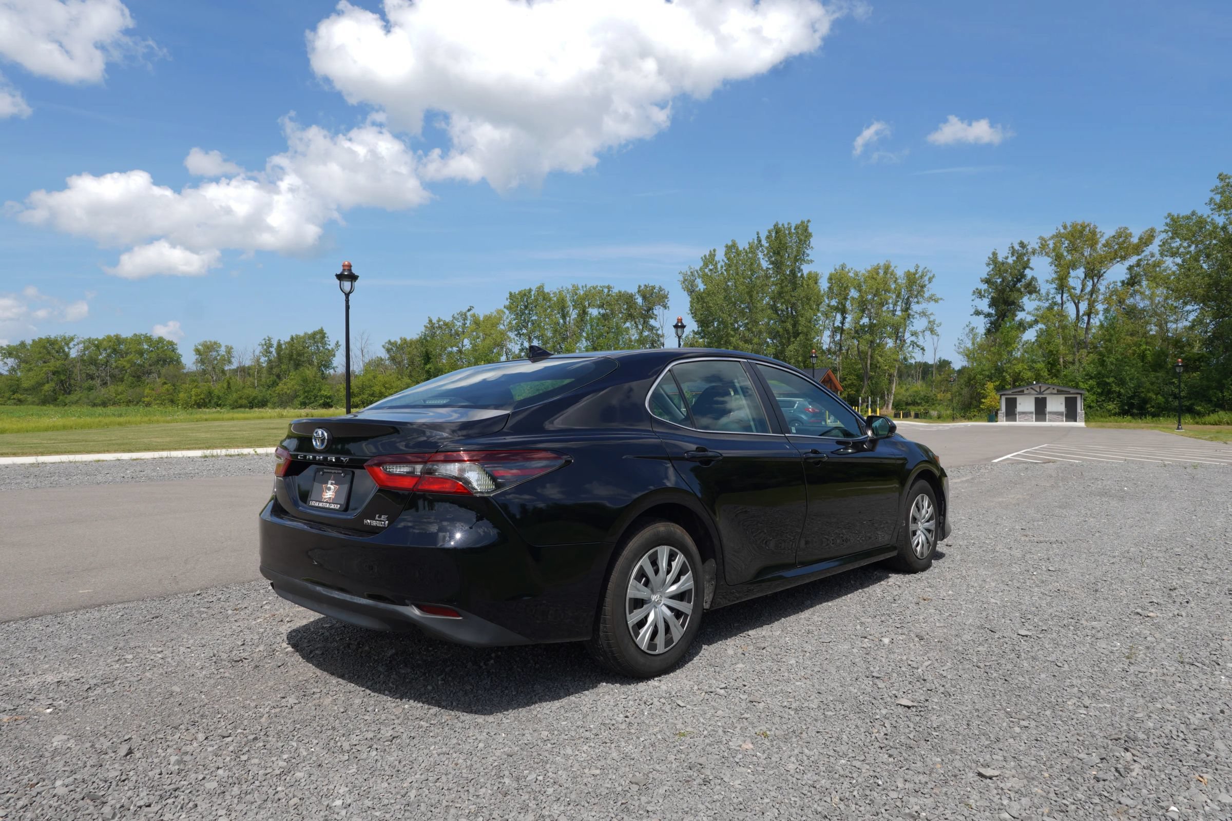 Used 2022 Toyota Camry LE FWD image 6