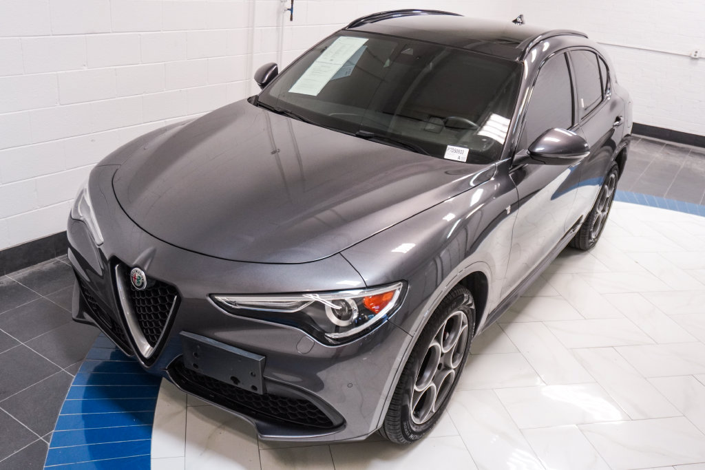 Used 2023 Alfa Romeo Stelvio Ti AWD/4WD image 38