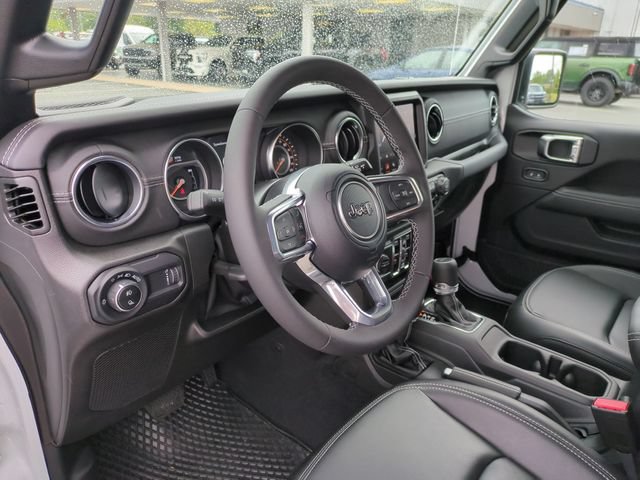 Used 2023 Jeep Gladiator Overland AWD/4WD image 15