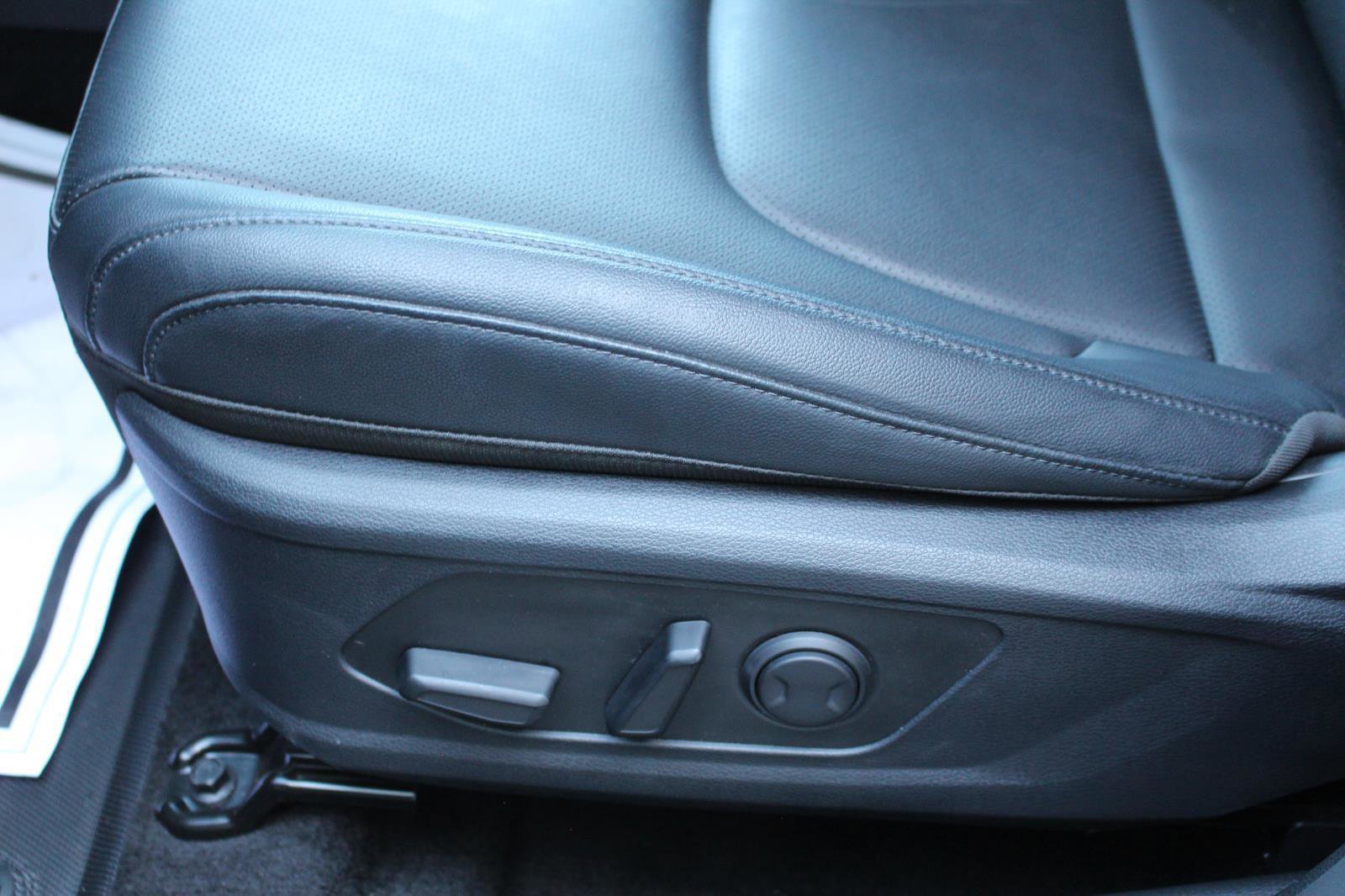 Used 2025 Kia Sportage EX image 30