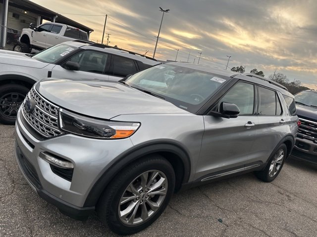 Used 2022 Ford Explorer Limited w/ Equipment Group 301A image 3