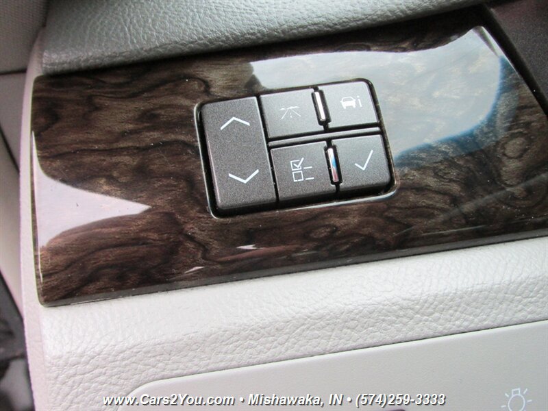 Used 2010 Cadillac DTS Luxury FWD image 28