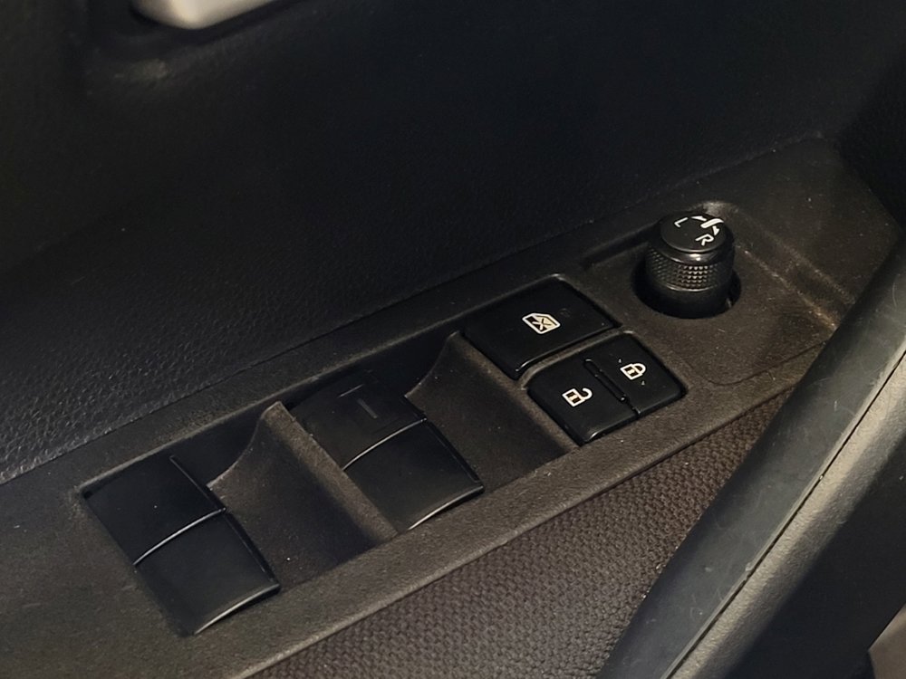 Used 2021 Toyota Corolla LE FWD image 27