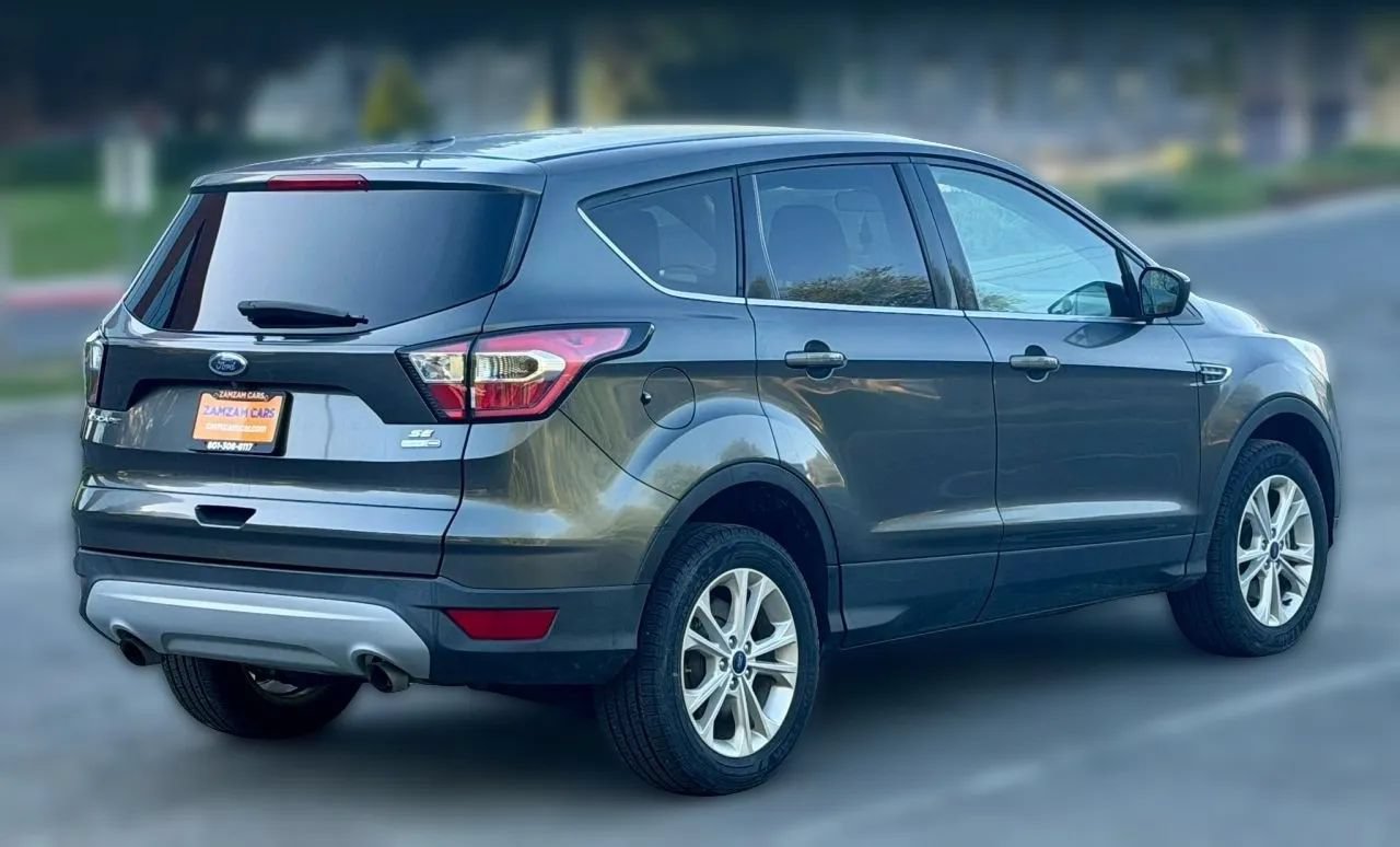 Used 2017 Ford Escape SE AWD/4WD image 11