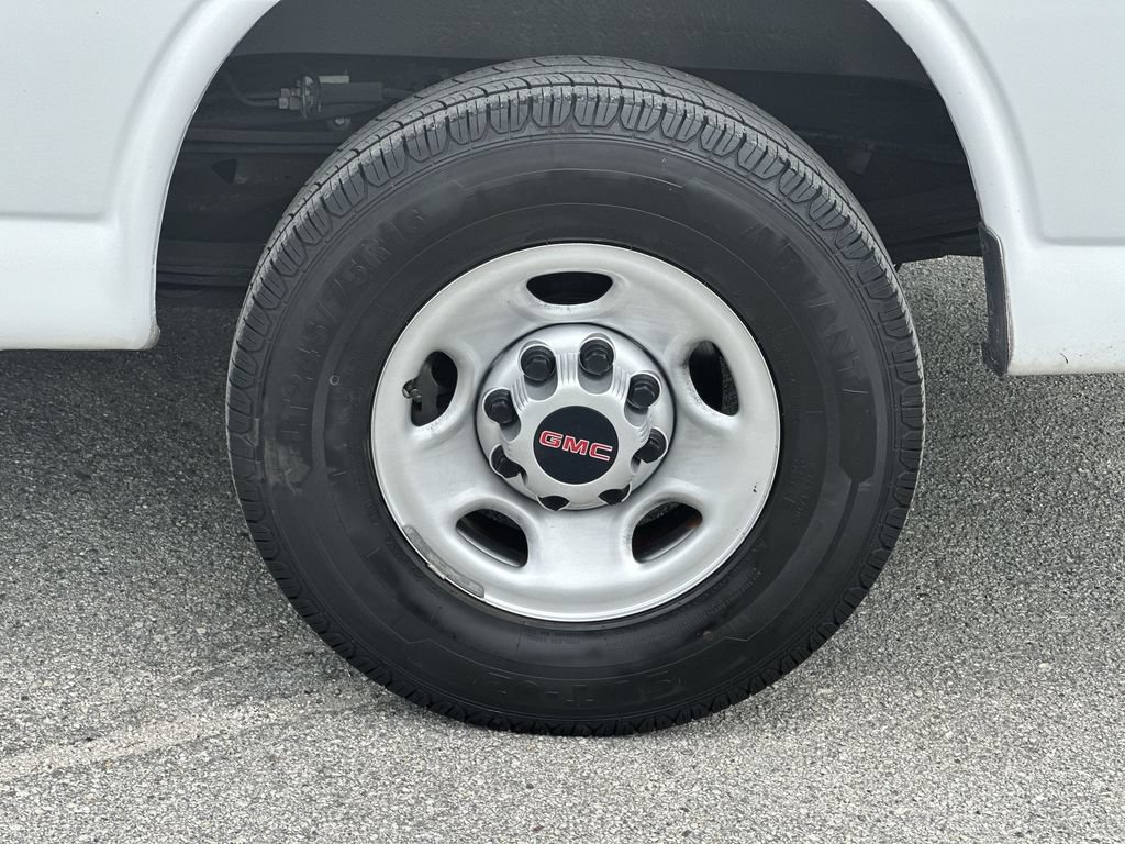Used 2021 GMC Savana 2500 RWD image 31