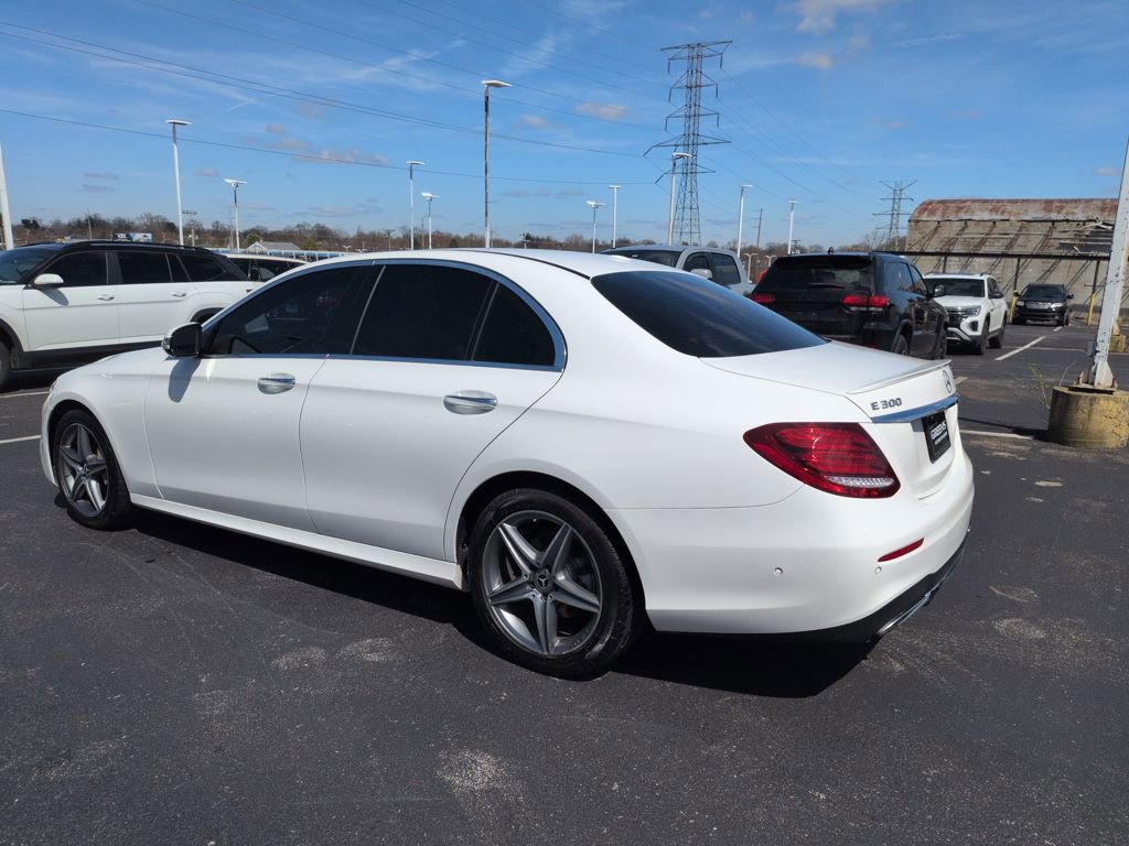 Used 2018 Mercedes-Benz E 300 4MATIC image 4