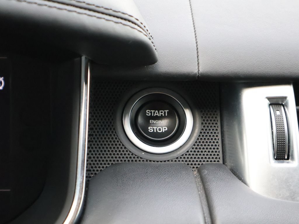 Used 2020 Land Rover Range Rover Sport SVR AWD/4WD image 29