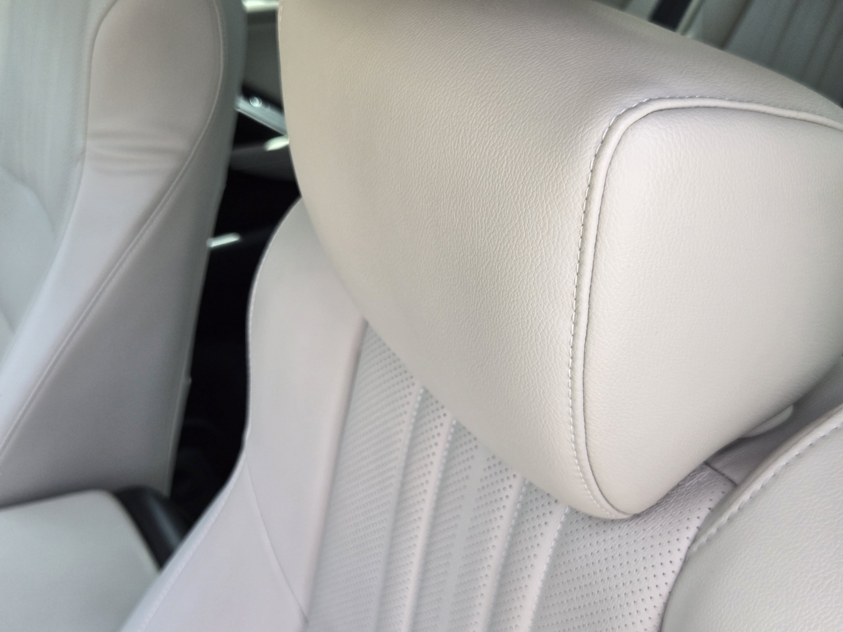 Used 2018 Honda Accord Touring image 11