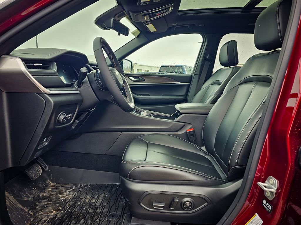 New 2025 Jeep Grand Cherokee L Limited image 12