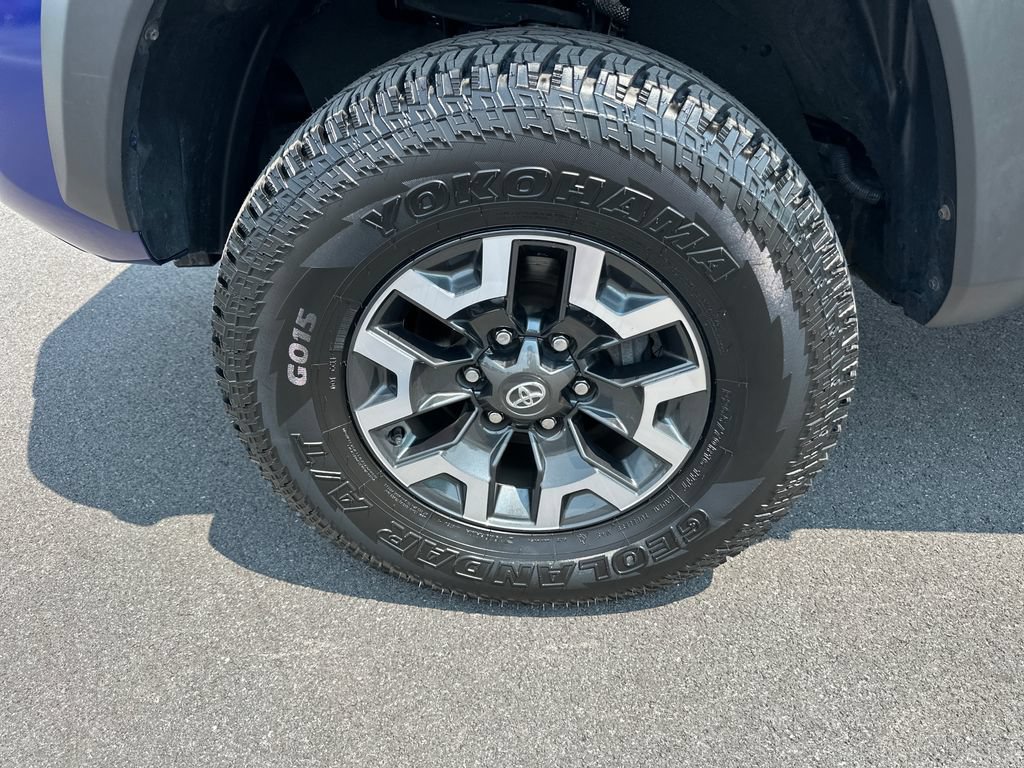 Used 2022 Toyota Tacoma TRD Off-Road w/ TRD Premium Off Road Package AWD/4WD image 13