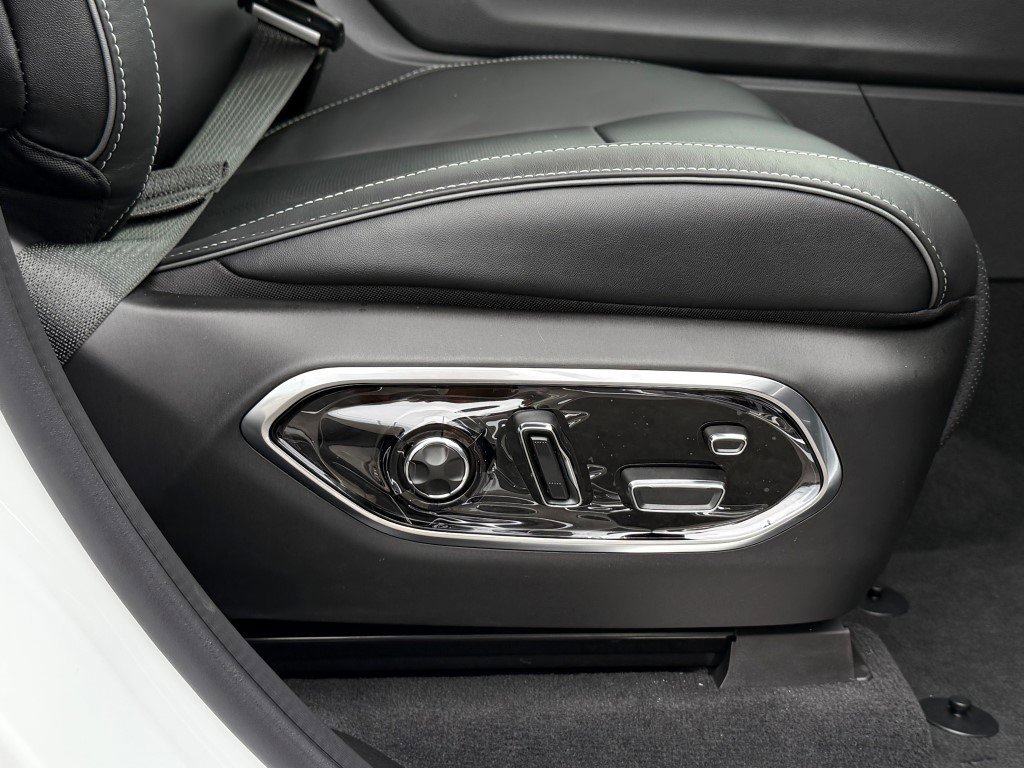 New 2025 Jeep Grand Cherokee Overland w/ Adv Protech Group III image 10