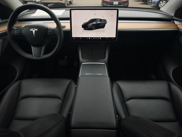 Used 2025 Tesla Model Y Long Range AWD/4WD image 47