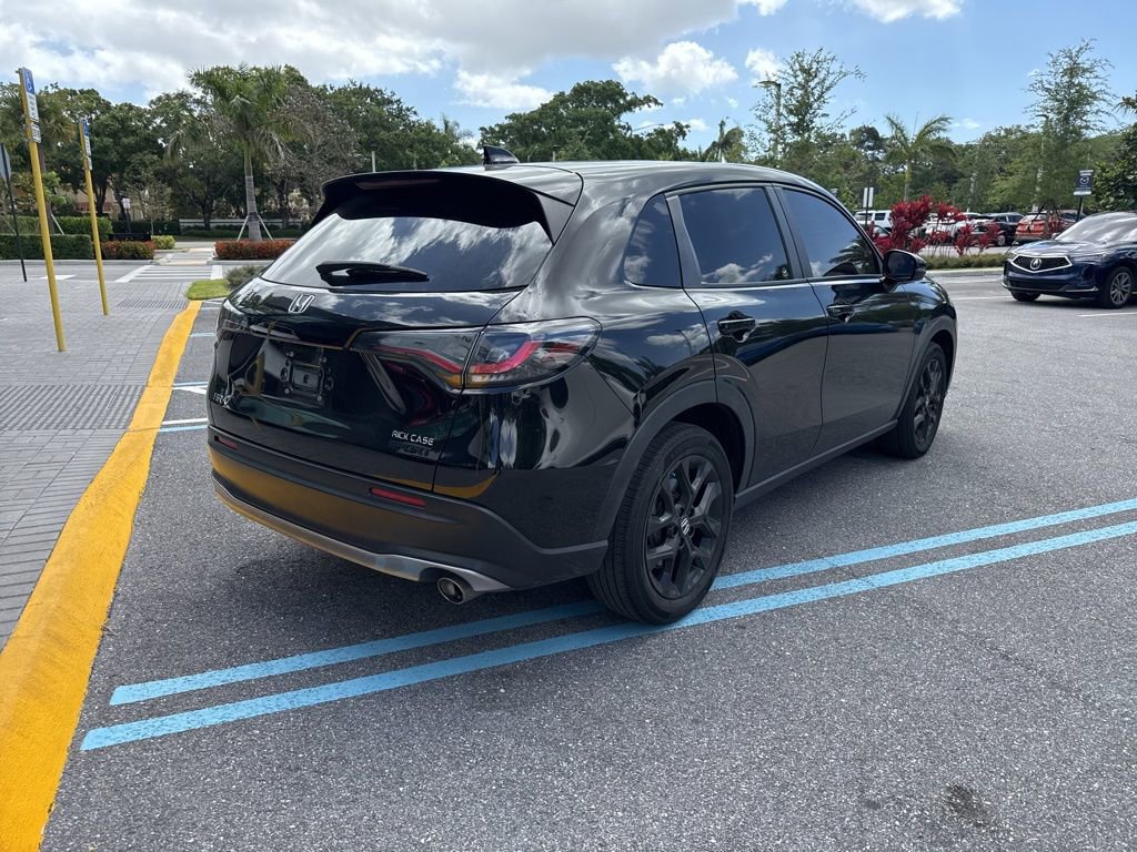 Used 2023 Honda HR-V Sport image 5