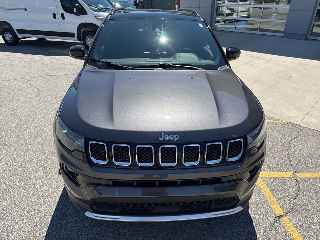 Used 2023 Jeep Compass Limited w/ Sun and Sound Group AWD/4WD image 10