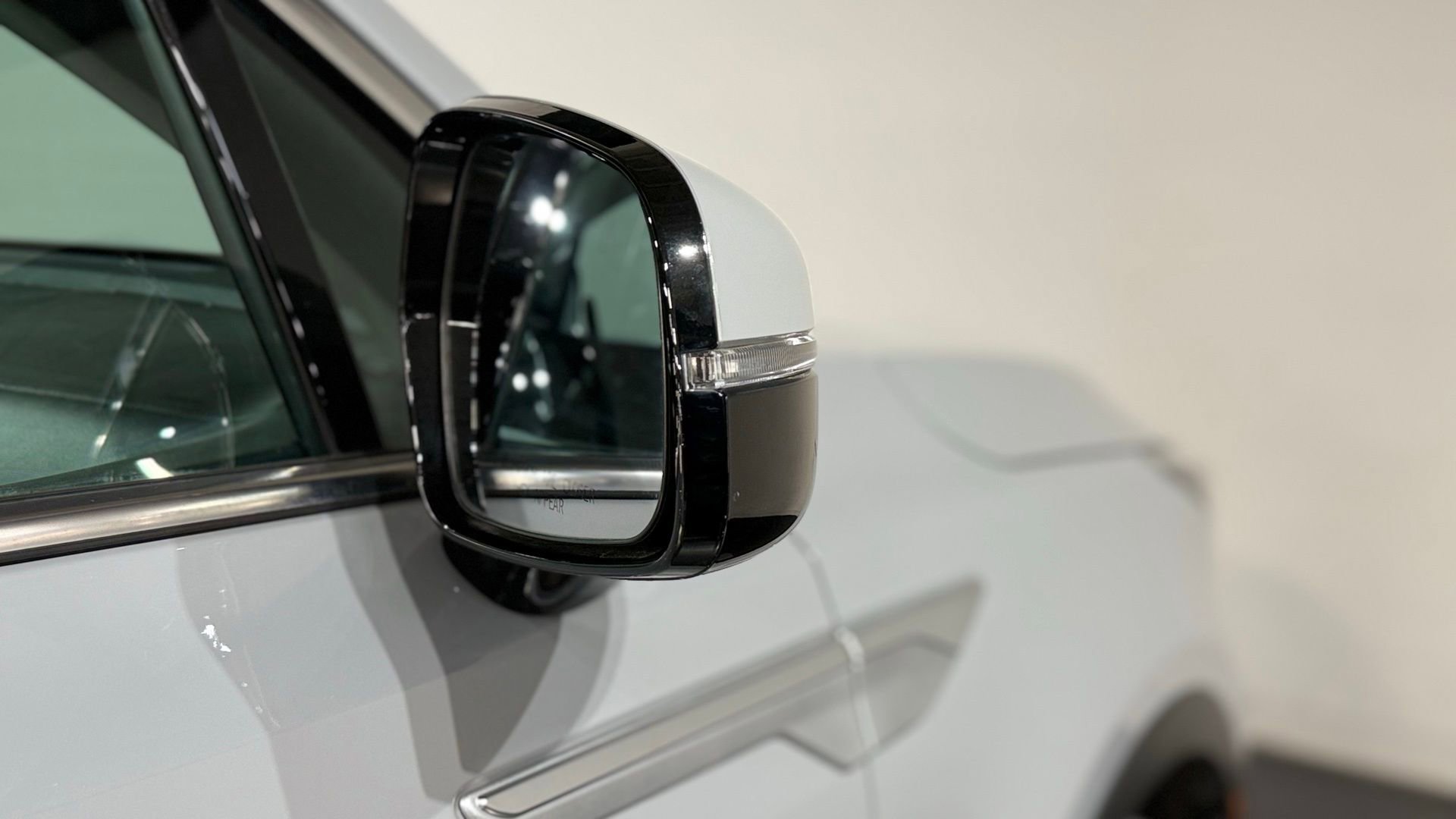 Used 2024 Kia Sorento S w/ Panoramic Sunroof Package image 13