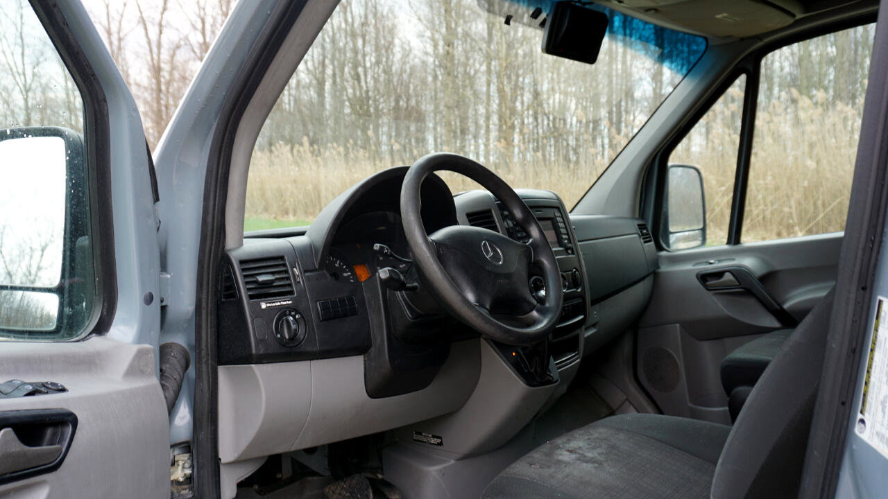 Used 2016 Mercedes-Benz Sprinter 2500 image 13