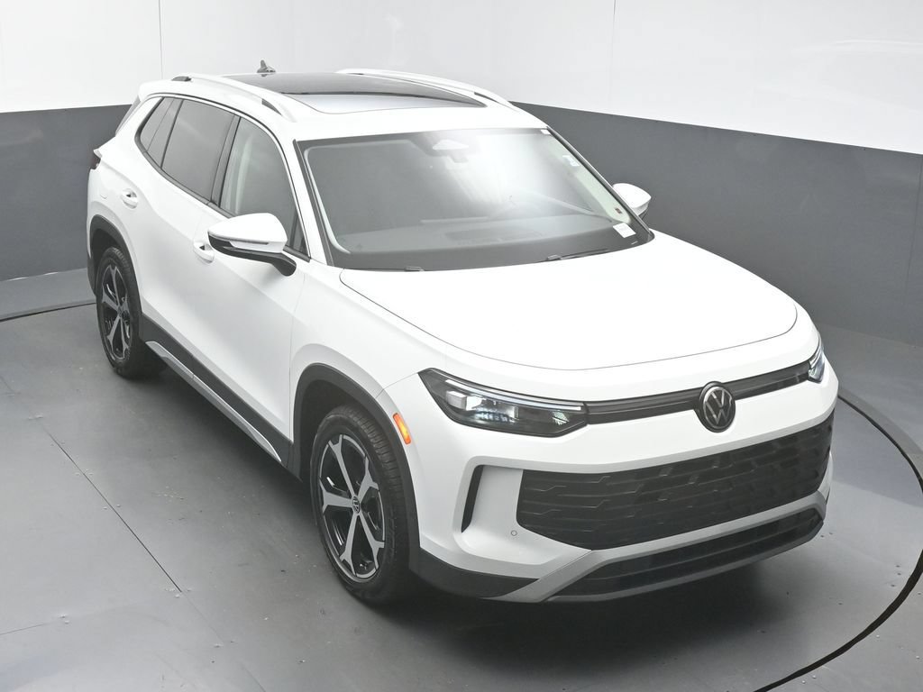 New 2026 Volkswagen Tiguan SE FWD image 43