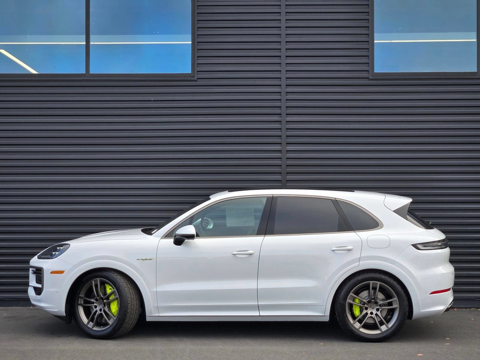 New 2026 Porsche Cayenne Turbo AWD/4WD image 3