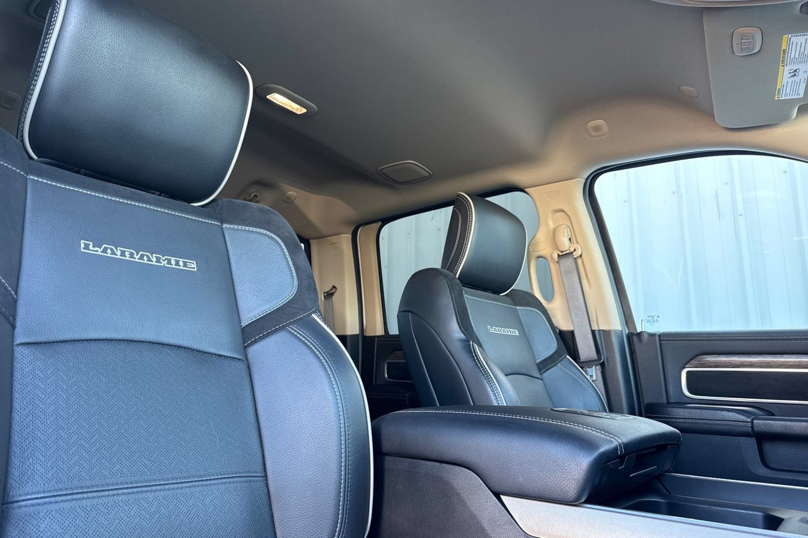 Used 2021 RAM 3500 Laramie AWD/4WD image 16