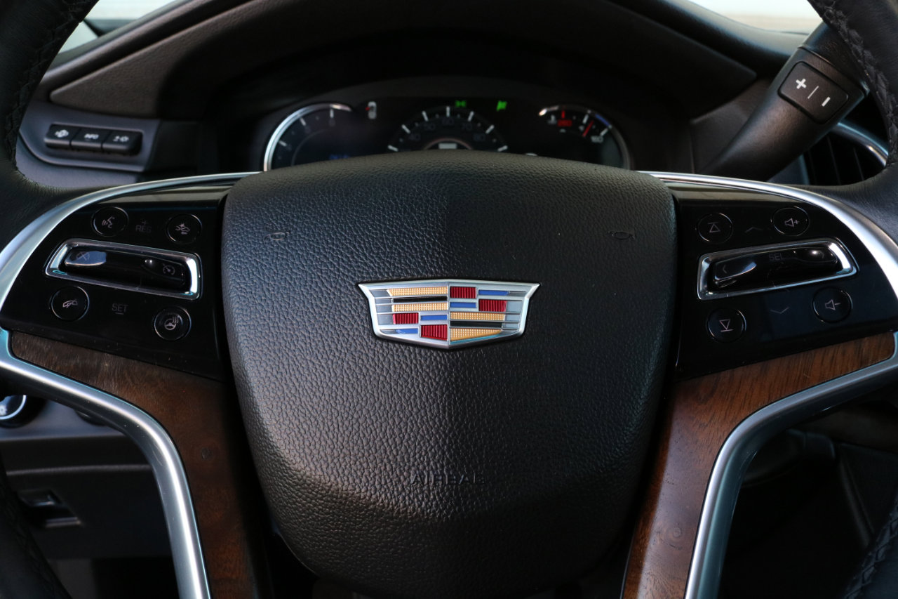 Used 2017 Cadillac Escalade Premium Luxury image 35