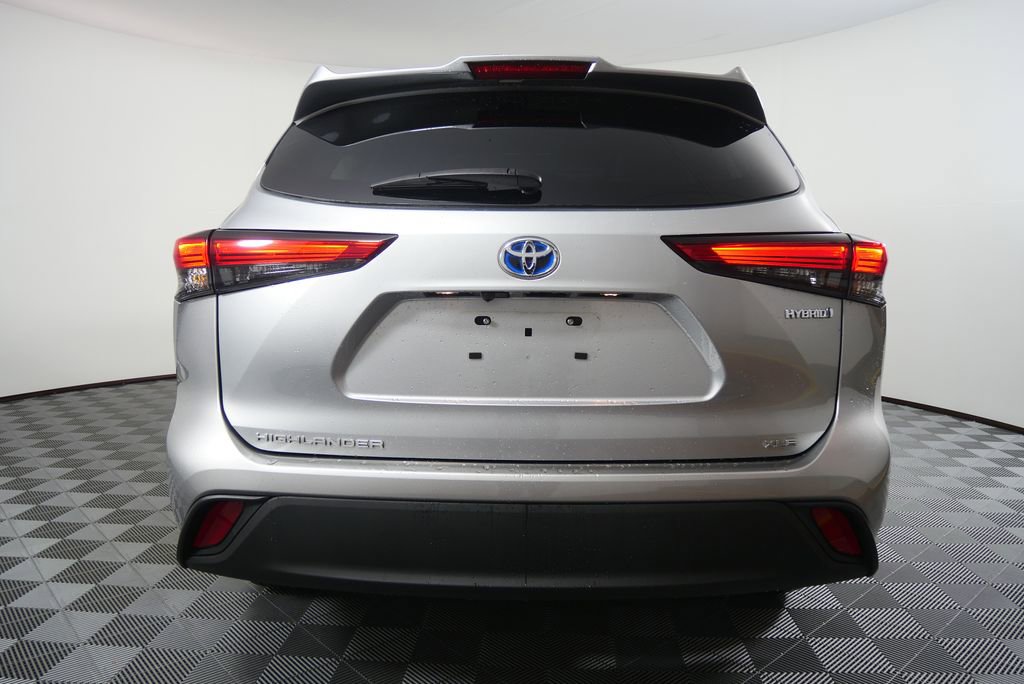 Used 2022 Toyota Highlander XLE image 4