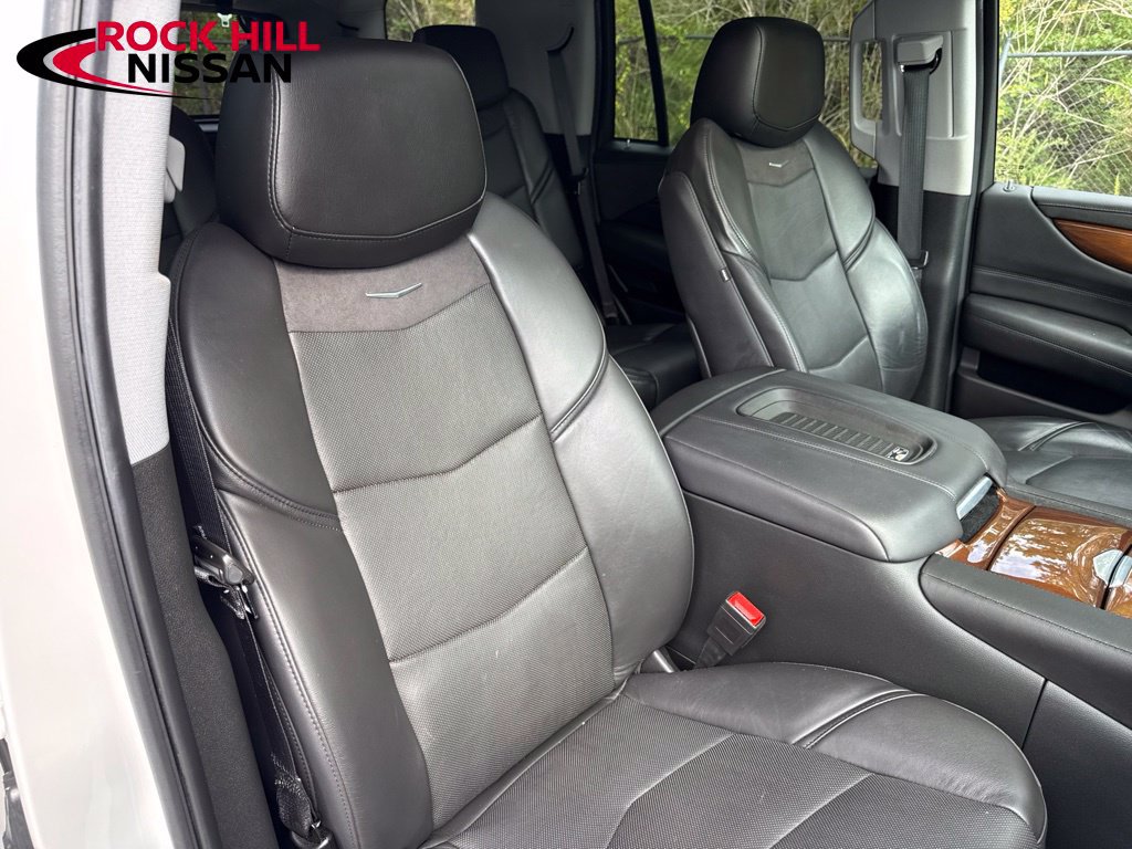 Used 2020 Cadillac Escalade Luxury AWD/4WD image 36