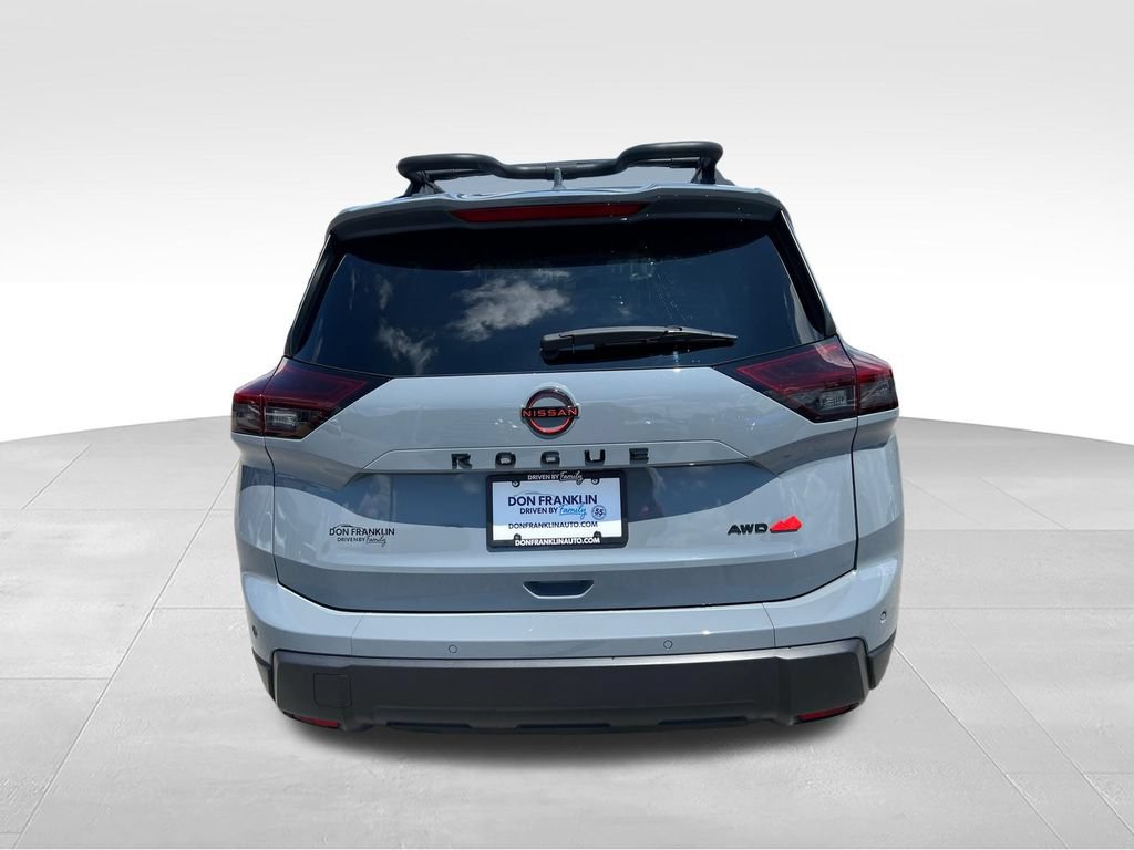 Used 2025 Nissan Rogue SV AWD/4WD image 4