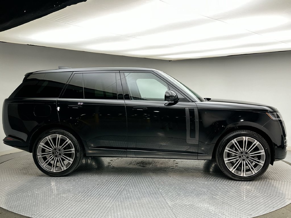 Certified 2025 Land Rover Range Rover SE AWD/4WD image 14