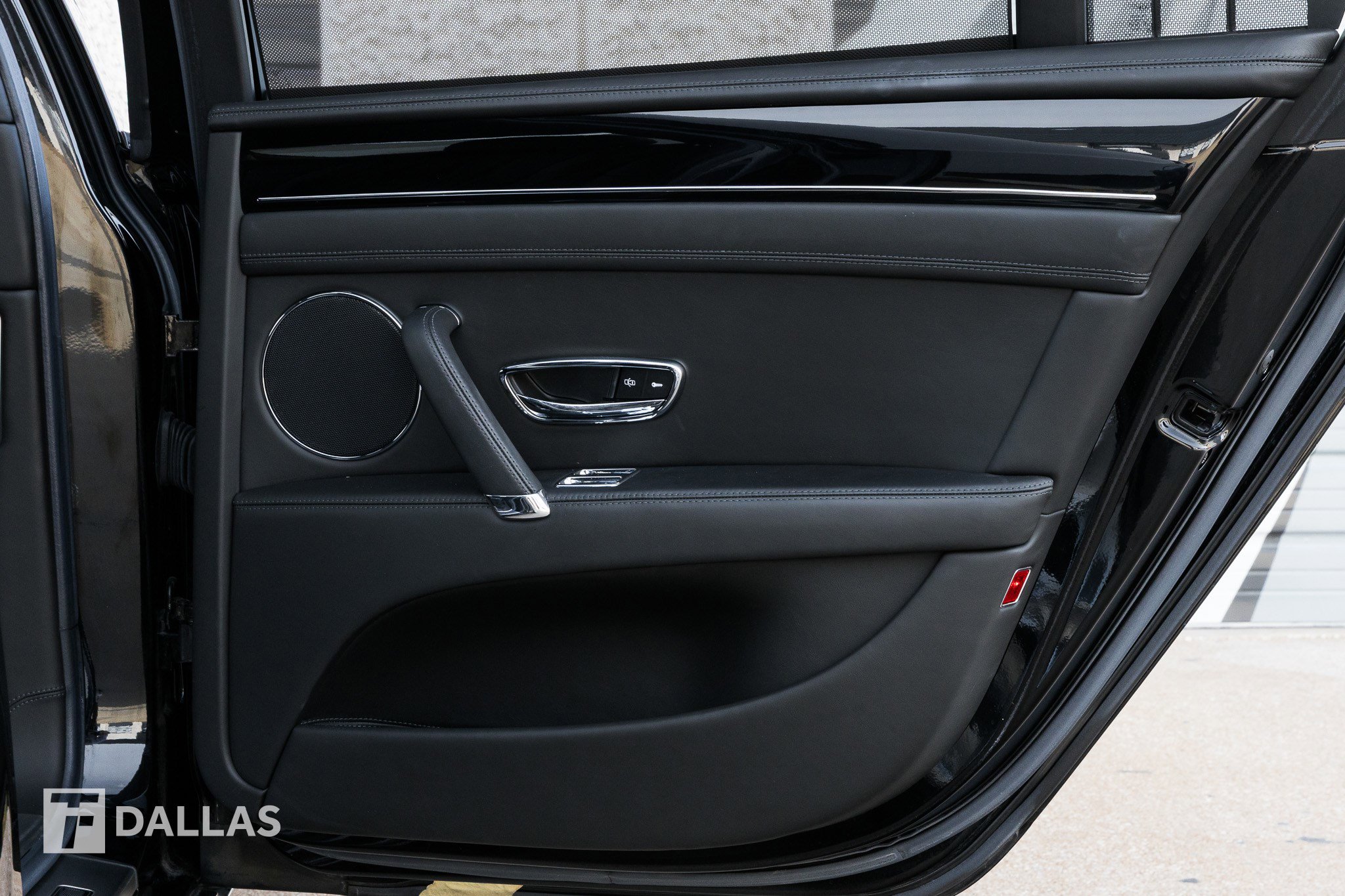 Used 2014 Bentley Flying Spur W12 image 34