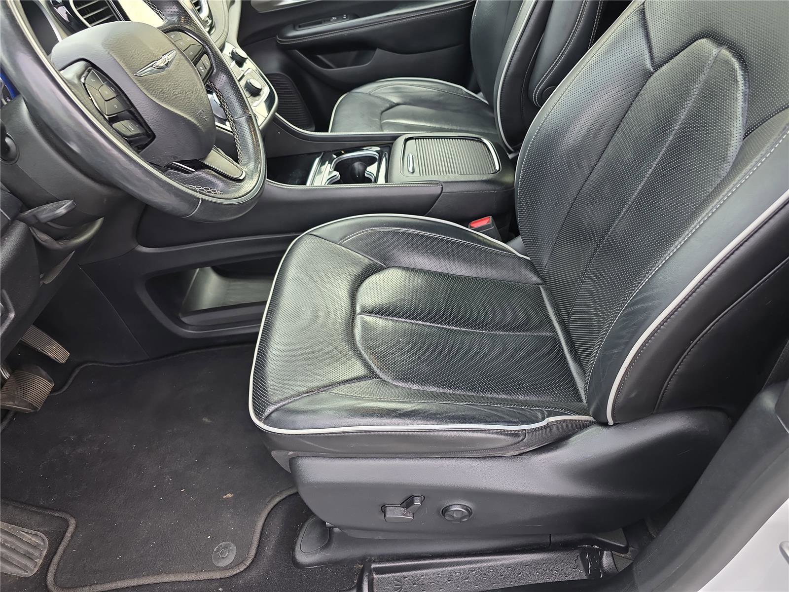 Used 2021 Chrysler Pacifica Limited w/ S Appearance Package image 21