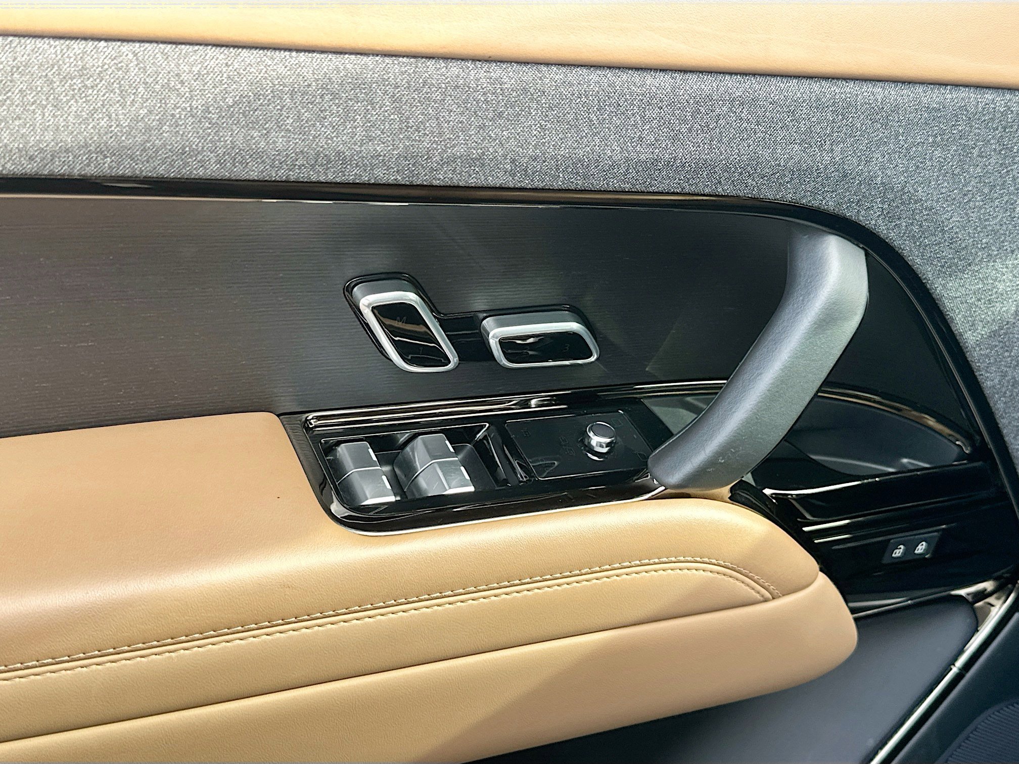 Used 2023 Land Rover Range Rover Sport SE image 14