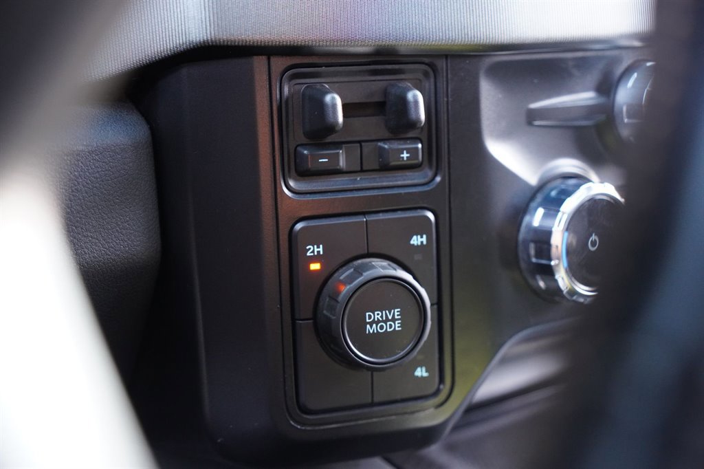 Used 2024 Ford F450 Platinum w/ FX4 Off-Road Package image 38