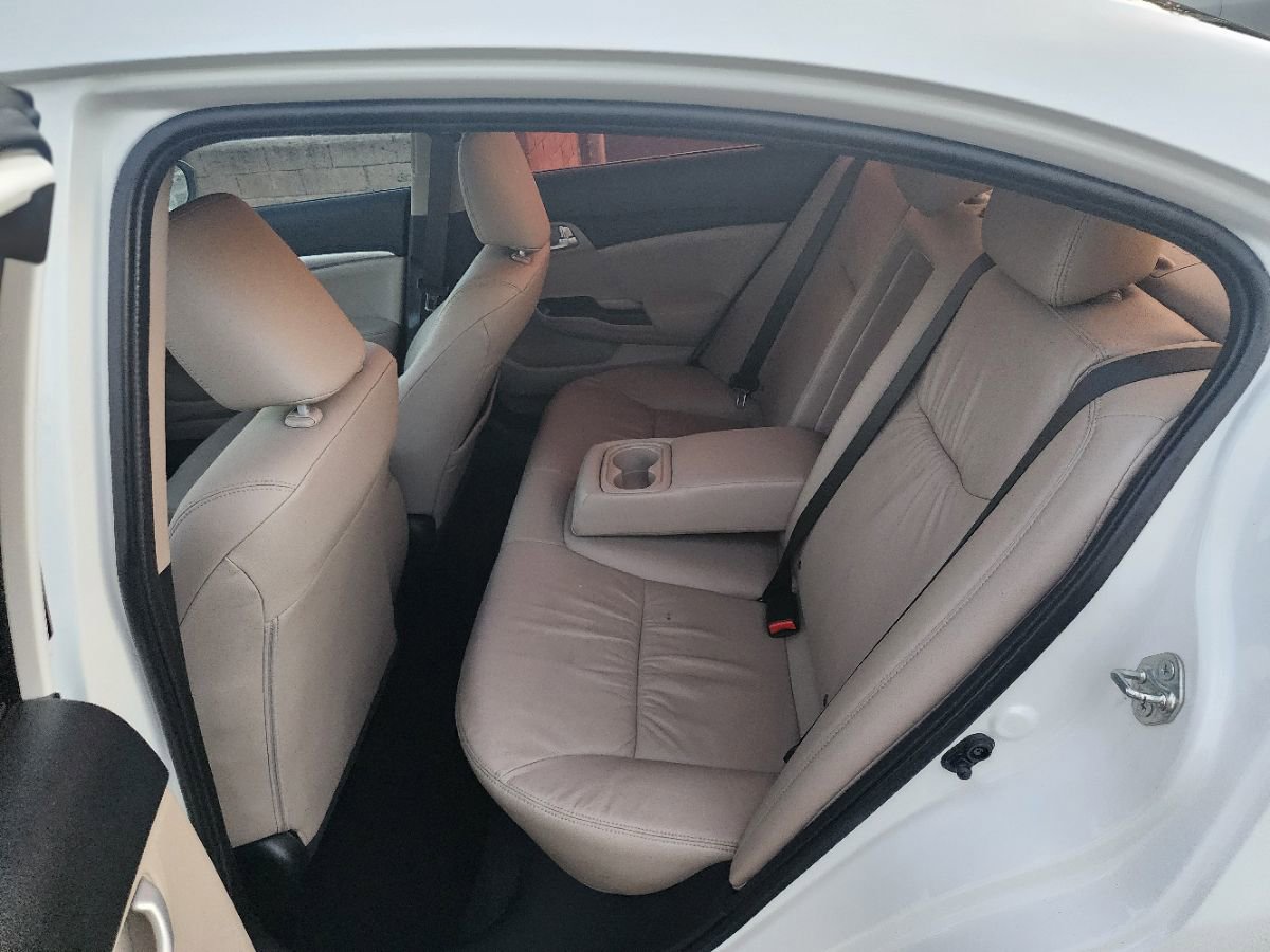 Used 2015 Honda Civic EX-L image 9