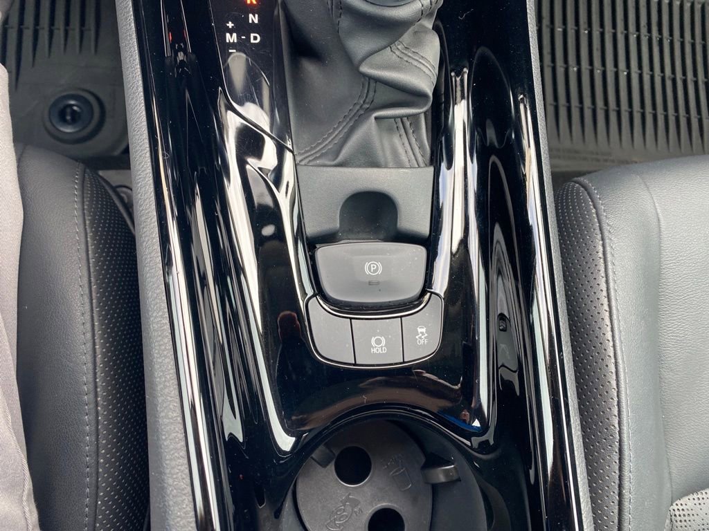 Used 2022 Toyota C-HR Limited FWD image 15