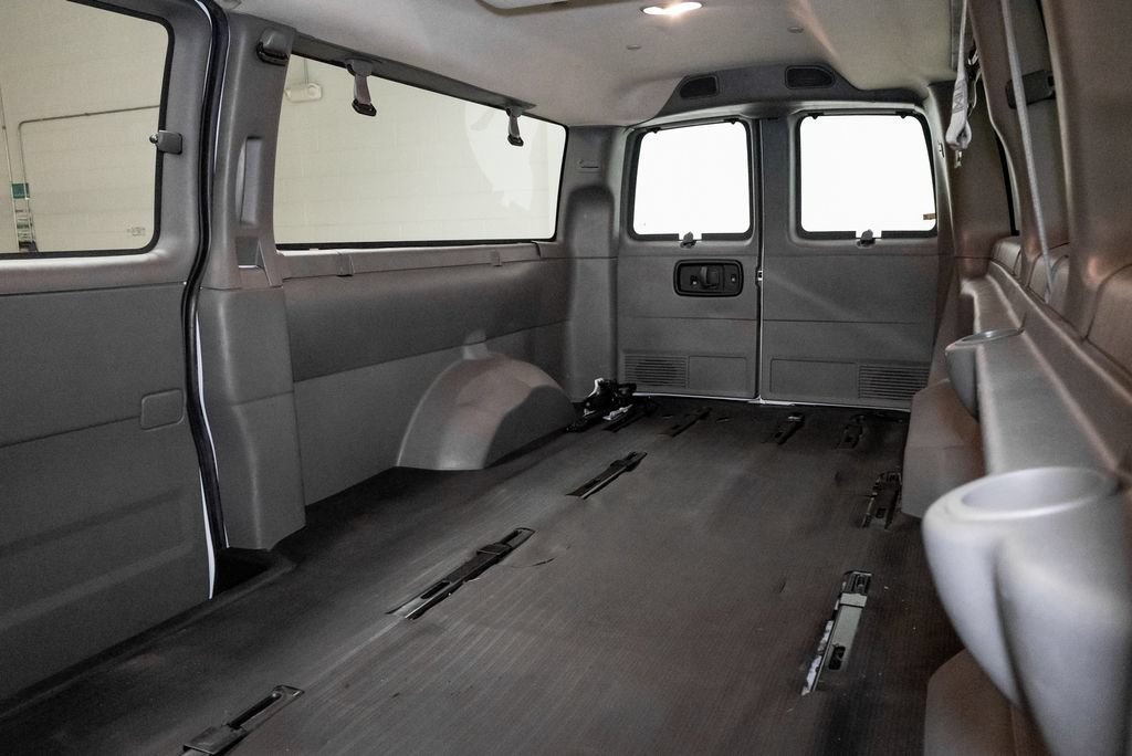 Used 2022 Chevrolet Express 3500 LS RWD image 18