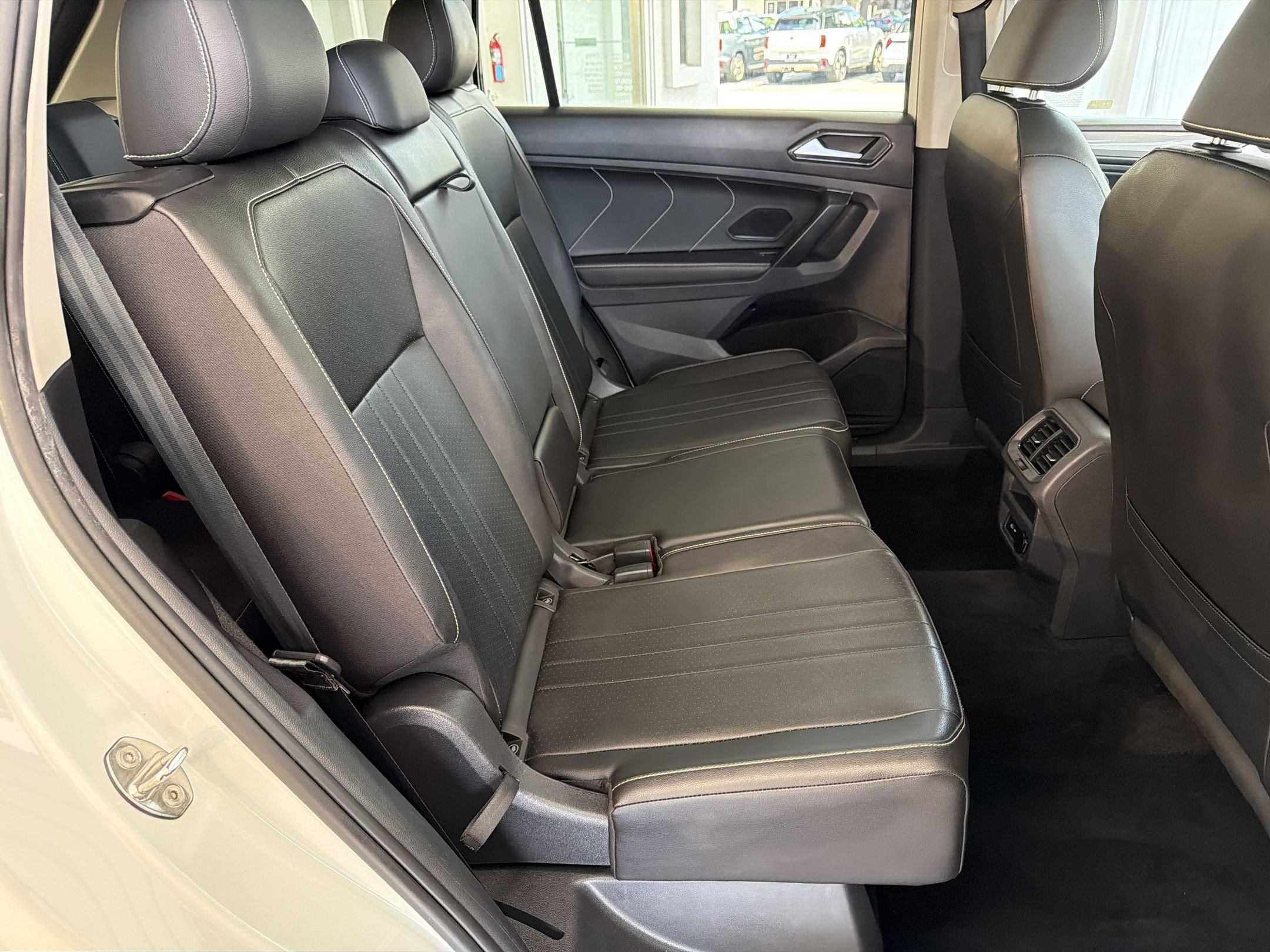 Certified 2023 Volkswagen Tiguan SE w/ Panoramic Sunroof Package FWD image 29