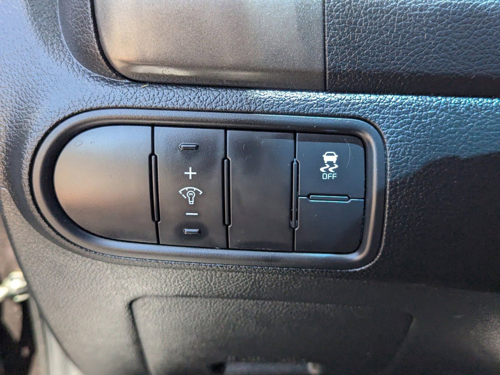 Used 2018 Kia Forte LX FWD image 29
