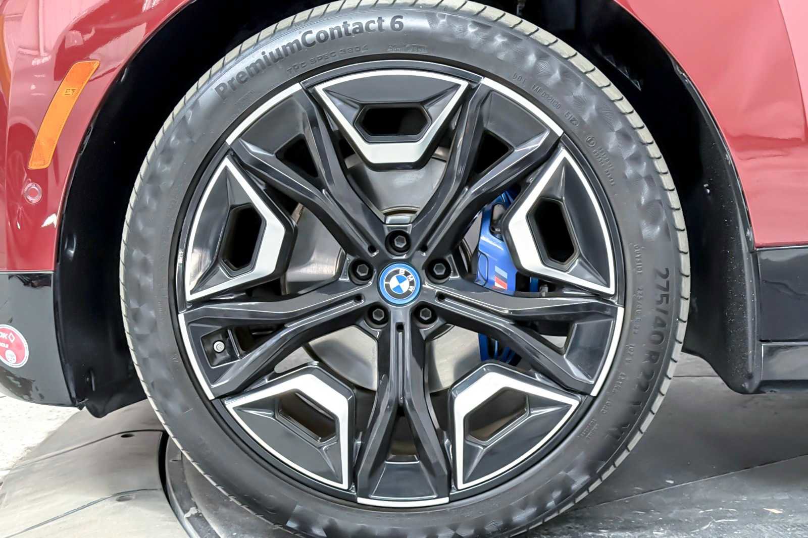 Used 2023 BMW iX M60 w/ Executive Package image 27